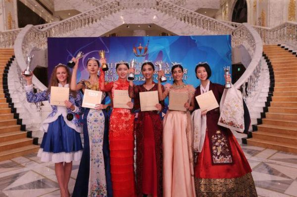 Ksenia Novačuk, Su Siqi, Yue Han, Kelly Reap, Mili Soni, Oh Sebin