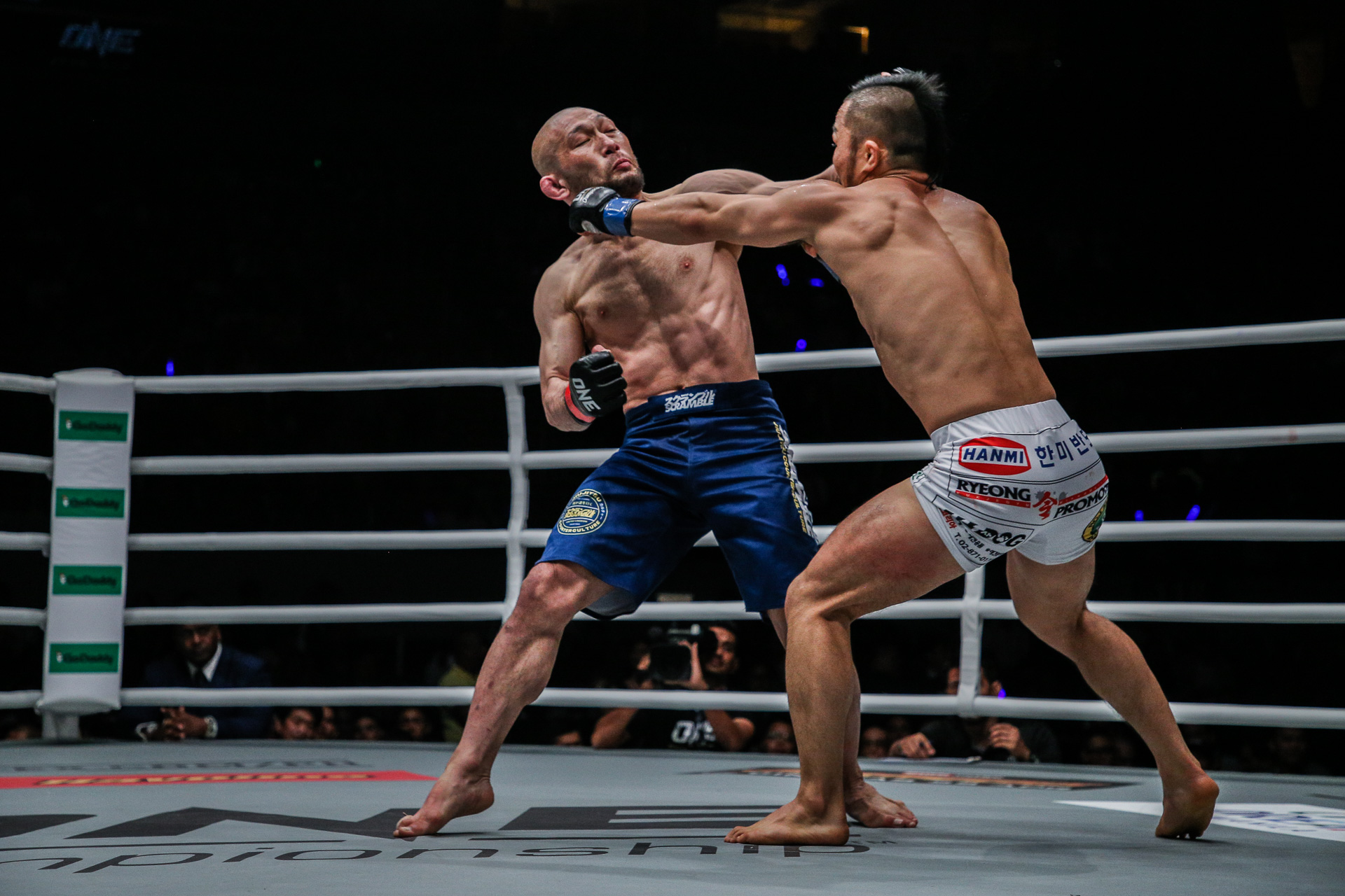 [PHOTOS] Dae Hwan Kim vs Masakazu Imanari at ‘ONE: Heroes of Honor ...