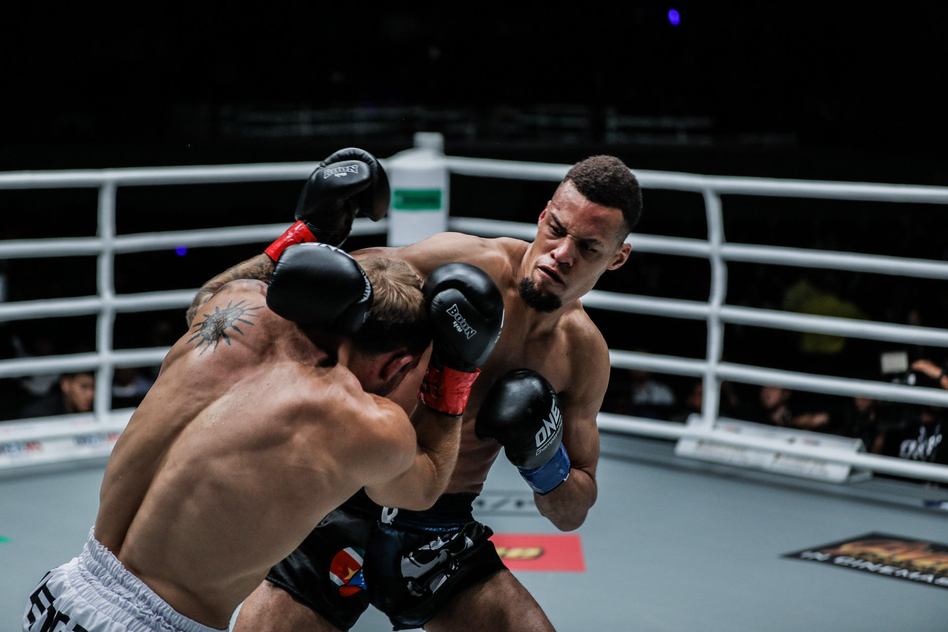 [PHOTOS] Brad Riddell vs Regian Eersel at ONE Super Series at ‘ONE ...