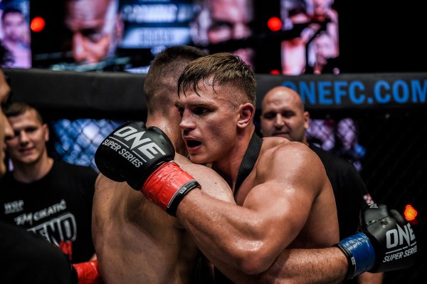 Antonio Plazibat, Sergej Maslobojev (© ONE Championship) 