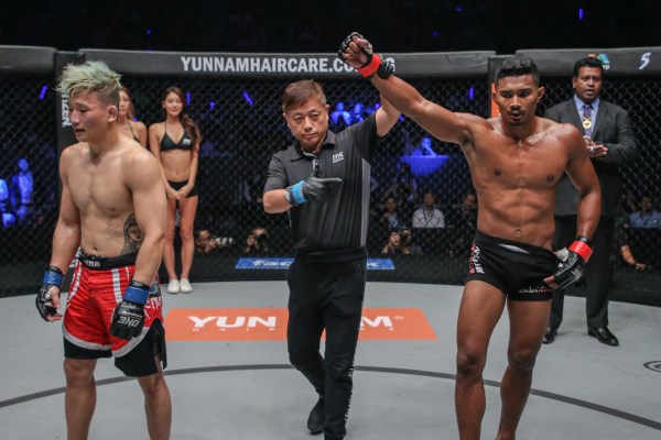 Sung Jong Lee, Yuji Shimada, Amir Khan