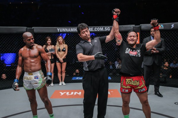 Chris Ngimbi, Atsushi Onari, Yodsanklai IWE Fairtex