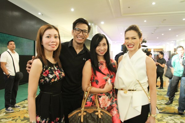 Jim Saret (second from left), Toni Saret (rightmost)