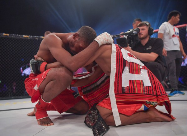 Frans Mlambo, Stephen Loman