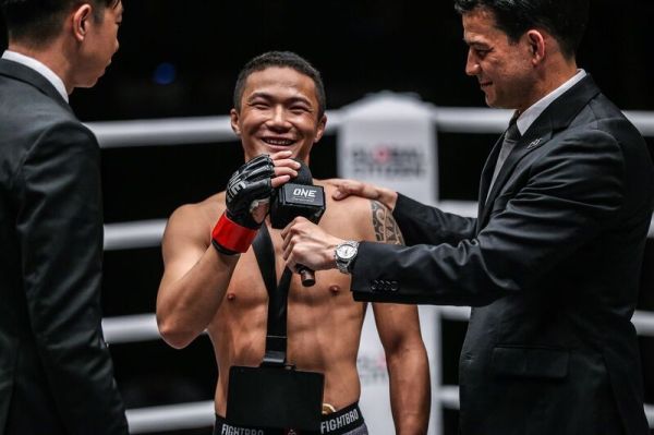 Peng Xue Wen, Mitch Chilson