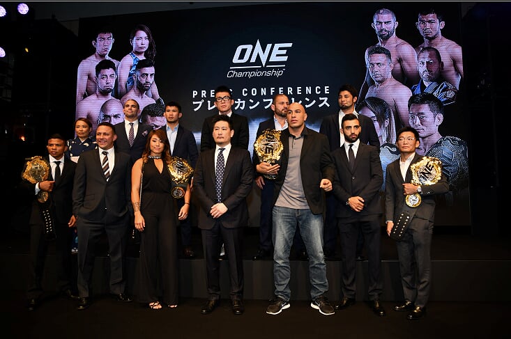 (1st row) Bibiano Fernandes, Renzo Gracie, Angela Lee, Chatri Sityodtong, Brandon Vera, Giorgio Petrosyan, Yoshitaka Naito (2nd row) Mei Yamaguchi, Garry Tonon, Nong-O Gaiyanghadao, Shinya Aoki, Ralph Gracie, Ken Hasegawa (photo by Eliana Hiramatsu Lopes)