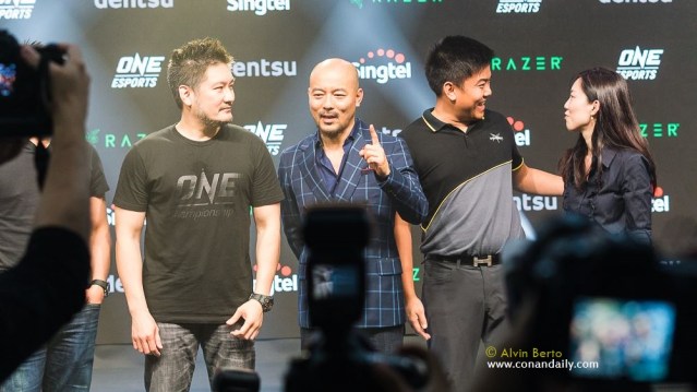 Chatri Sityodtong, Shuntaro Tanaka (photo by Alvin Berto)