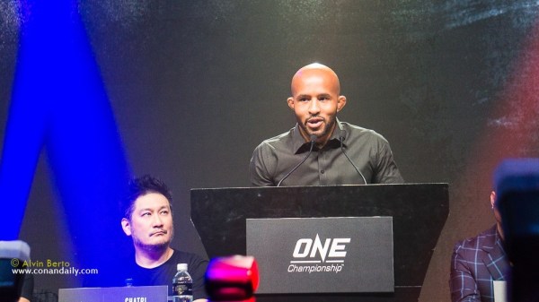 Chatri Sityodtong, Demetrious Johnson (photo by Alvin Berto)