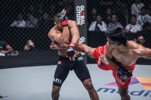 Bibiano Fernandes, Kevin Belingon (© ONE Championship)