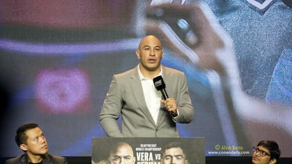 Hua Fung Teh, Brandon Vera, Marita Abraham (© Alvin Berto)
