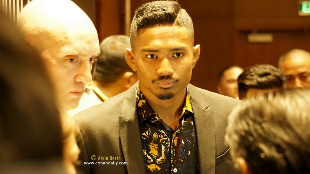 Loren Mack, Amir Khan (© Alvin Berto)