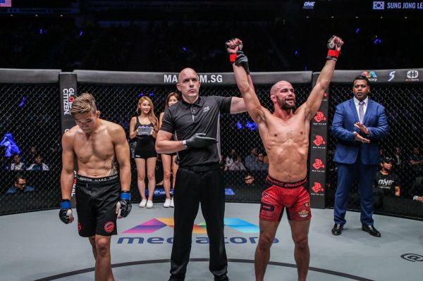 Sung Jong Lee, Olivier Coste, Garry Tonon (© ONE Championship)