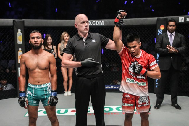 Muhammad Imran, Olivier Coste, Elipitua Siregar (©ONE Championship)