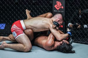 Shuya Kamikubo, Muhammad Aiman (© ONE Championship)