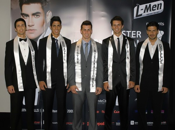 Thomas Sebastian, Caio Lucius Ribeiro, Ryan Terry, Luis Alberto Maicas, Leonides Sulai