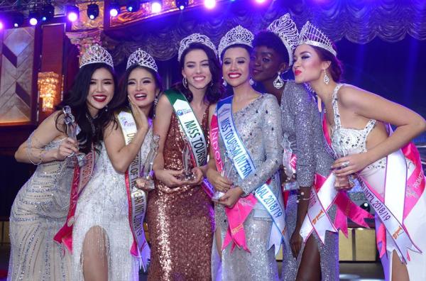 Caenne Ng, Julieane Fernandez, Sandra Callahan, Astari Indah Vernideani, Sarah Chebet Pkyach, Laura Skutane