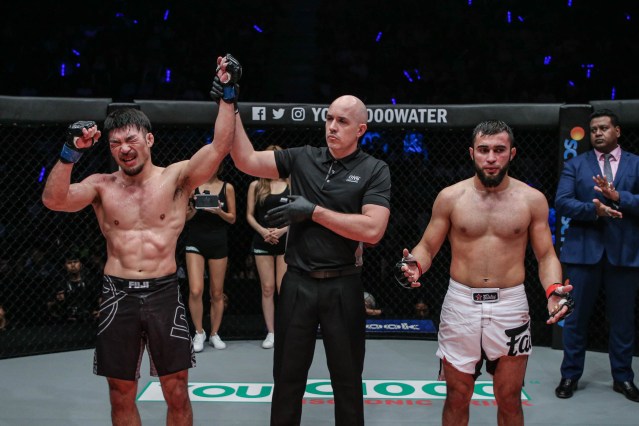 Koji Ando, Olivier Coste, Rasul Yakhyaev (© ONE Championship)