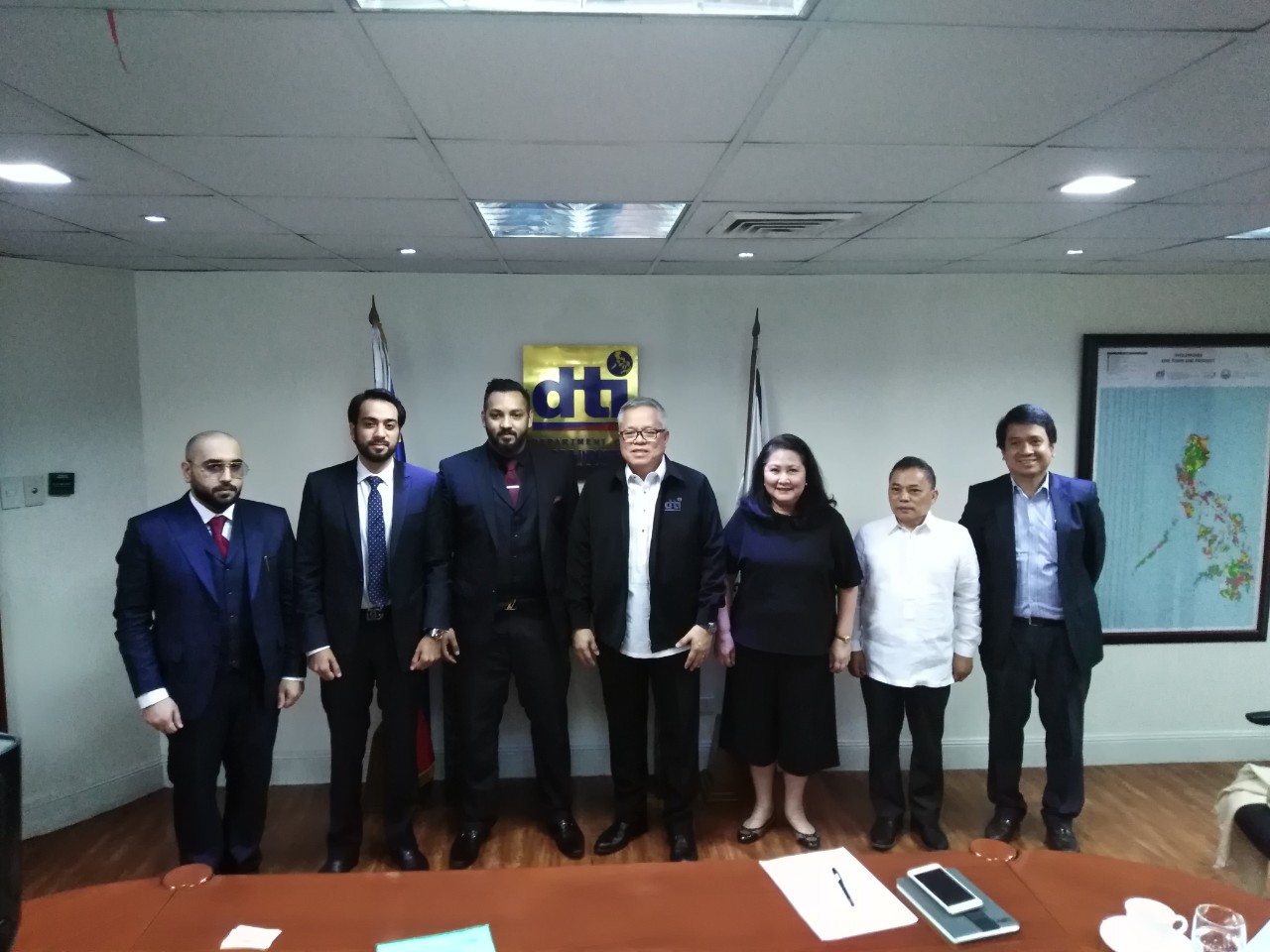 Mohammed Shahid discusses Brave CF's vision with Philippines' Secretary of Trade and Industry