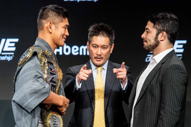 Aung La N Sang, Chatri Sityodtong, Ken Hasegawa (©ONE Championship)