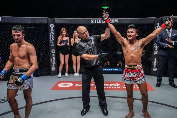 Hakim Hamech, Elias Dolaptsis, Rodtang Jitmuangnon (©ONE Championship)