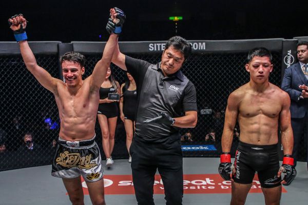 Joseph Lasiri, Atsushi Onari, Hiroki Akimoto (©ONE Championship)