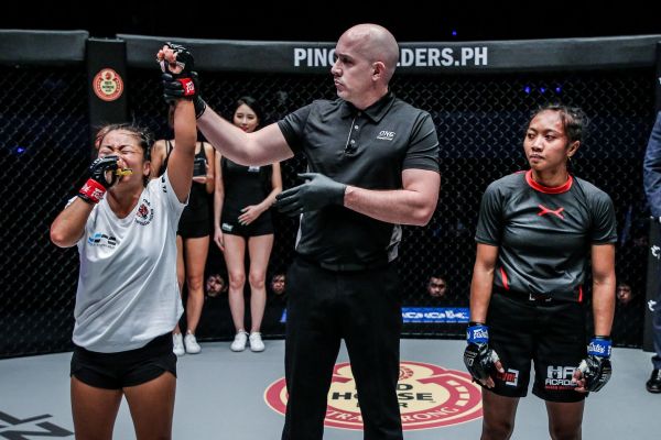 Bi Nguyen, Olivier Coste, Dwi Ani Retno Wulan (© ONE Championship)
