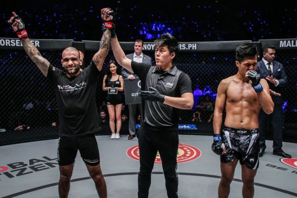 Leandro Issa, Kemp Cheng, Fu Chang Xin (© ONE Championship)