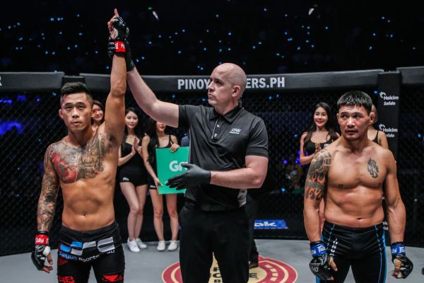 Martin Nguyen, Olivier Coste, Narantungalag Jadambaa (©Brave Combat Federation)