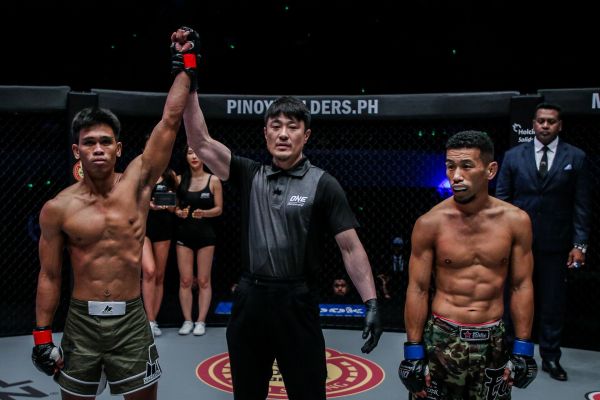 Ramon Gonzales, Yoshinori Umeki, Akihiro Fujisawa (© ONE Championship)