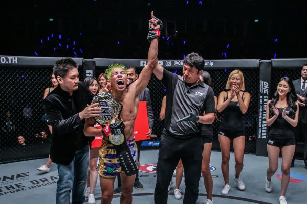 Chatri Sityodtong, Petchdam Petchyindee Academy, Atsushi Onari (© ONE Championship)