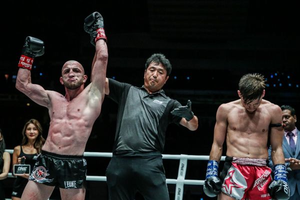 Dzhabar Askerov, Atsushi Onari, Enriko Kehl (© ONE Championship) 