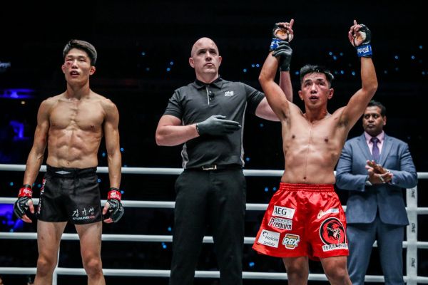 Kim Kyu Sung, Olivier Coste, Geje Eustaquio (© ONE Championship)