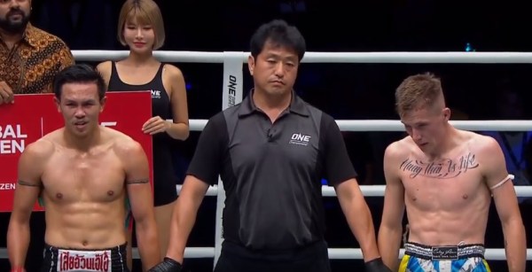 Yodpanomrung Jitmuangnon, Atsushi Onari, Tyler Hardcastle