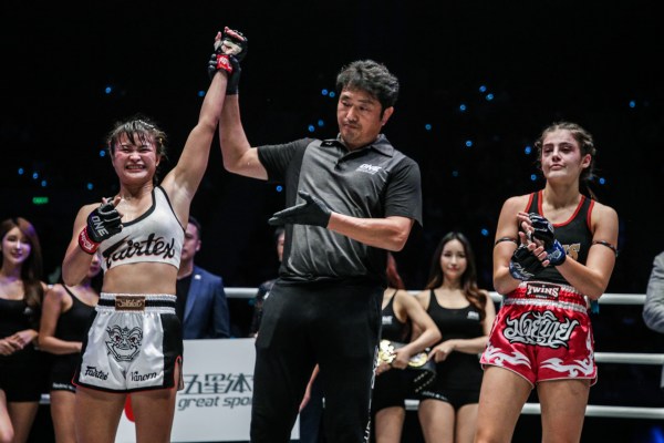 Stamp Fairtex, Atsushi Onari, Alma Juniku (© ONE Championship)