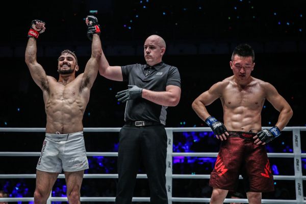 Troy Worthen, Olivier Coste, Chen Rui (© ONE Championship)