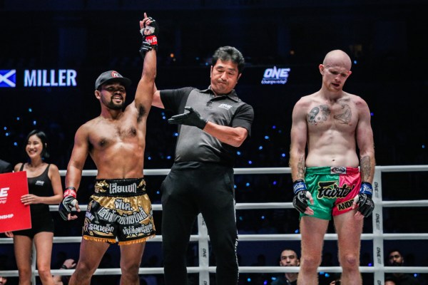 Rodlek PK.Saenchaimuaythaigym, Atsushi Onari, Andrew Miller (© ONE Championship)