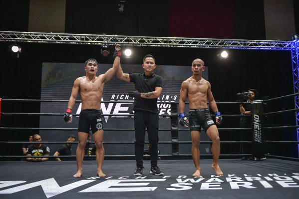 Ismael Bandiwan, Isaac Yap, Adib Sulaiman (© ONE Championship)