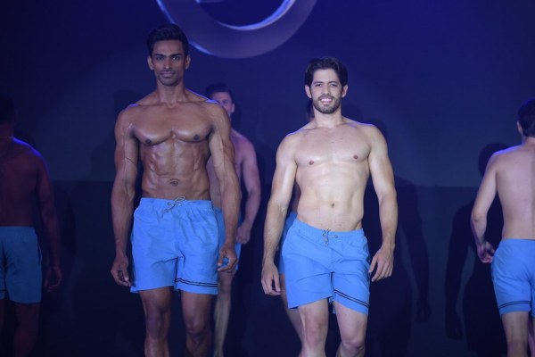 Vishnu Raj Menon, Moises Darío Paredes Alvarado