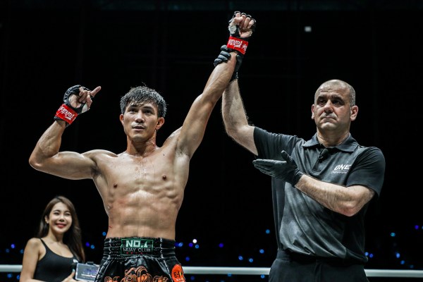 Nguyễn Trần Duy Nhất, Elias Dolaptsis (©ONE Championship)