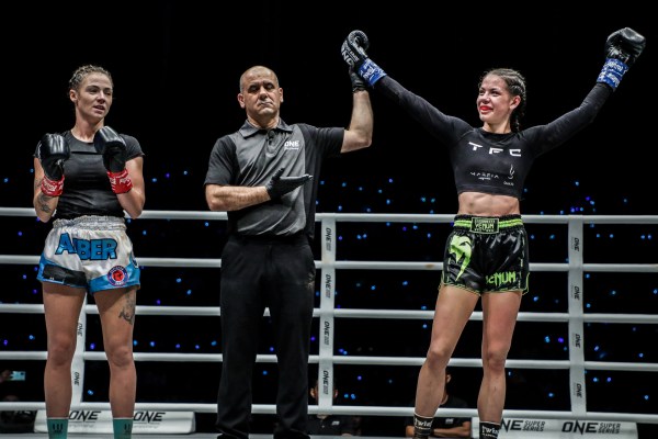 Amber Kitchen, Elias Dolaptsis, Viktoria Lipianska (©ONE Championship)