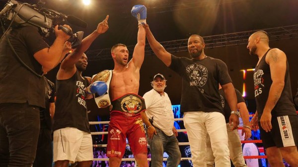 Yohan Lidon, Michael Jai White (©World Kickboxing Network)