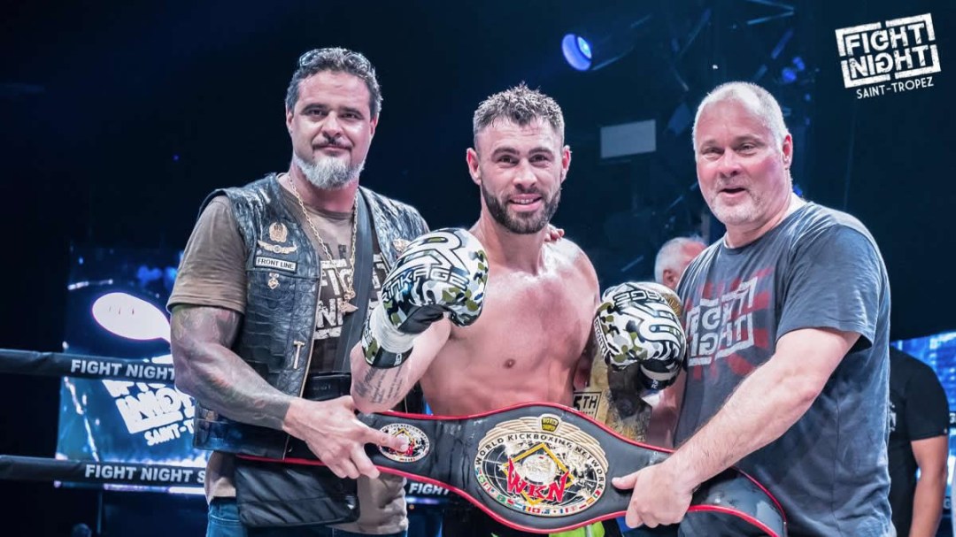 Yohan Lidon [center] (©World Kickboxing Network)