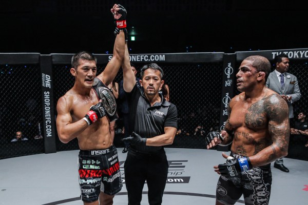 Shoko Sato, Motohiro Tsuruwa, Rafael Silva (©ONE Championship)