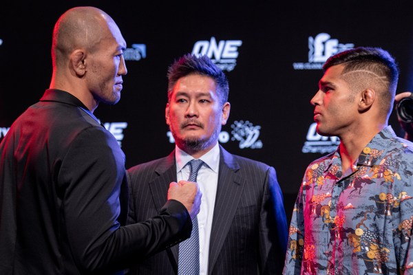 Yushi Okami, Chatri Sityodtong, Agilan Thani (© ONE Championship)
