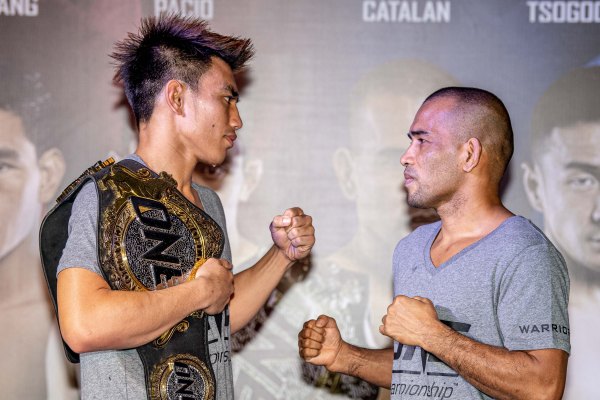 Joshua Pacio, Rene Catalan (©ONE Championship)