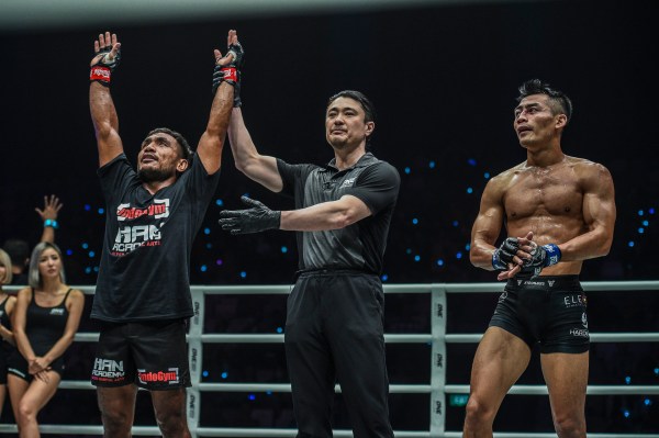 Abro Fernandes, Yoshinori Umeki, Eko Priandono (©ONE Championship)