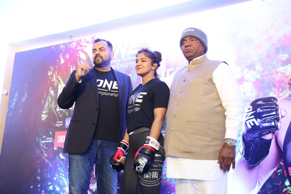 Hari Vijayarajan, Ritu Phogat, Mahavir Singh Phogat (©ONE Championship)