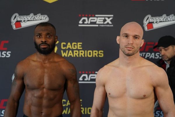 Darren Stewart, Bartosz Fabinski (©Cage Warriors)