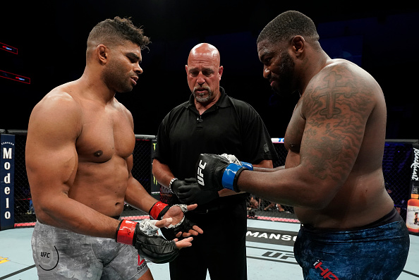 Alistair Overeem, Dan Miragliotta, Walt Harris (©UFC)