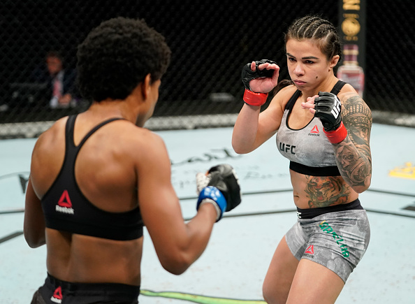 Angela Hill, Claudia Gaudelha (©UFC)